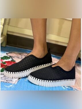 Ilse jacobsen black and white shoes ladies size 7